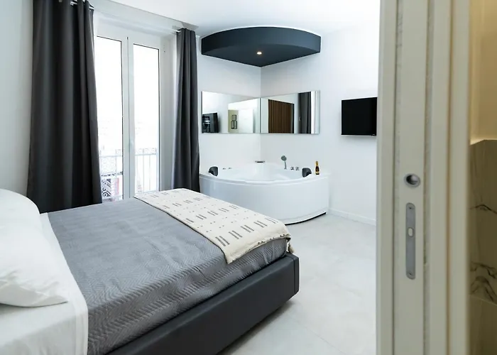 Hôtel Jacuzzi: Pane E Pomodoro